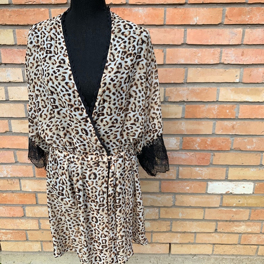 ROBE Seductive wear by cinema animal printSz M